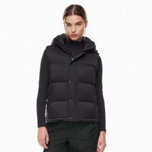 *brand new* Aritzia super puff vest black size small
